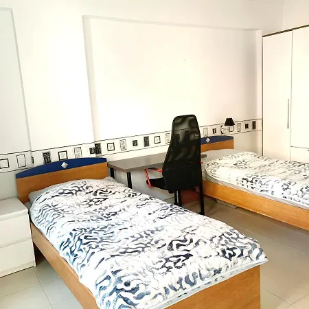 For Rent 2 + 1, 120 Sq.m., 1 High Floor, 70 Meters From The Cleopatra. Lejlighed
