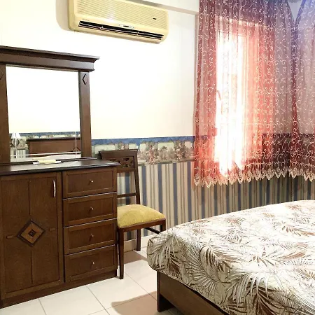 For Rent 2 + 1, 120 Sq.m., 1 High Floor, 70 Meters From The Cleopatra. * ألانيا
