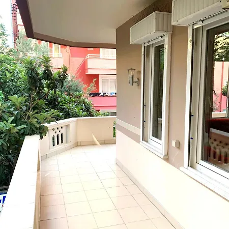For Rent 2 + 1, 120 Sq.m., 1 High Floor, 70 Meters From The Cleopatra. شقة *
